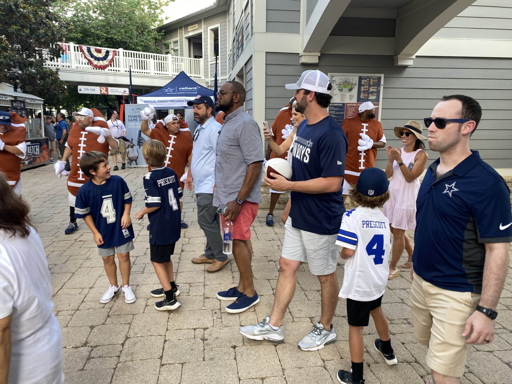 Reliant Cowboys HR Derby_15.jpg
